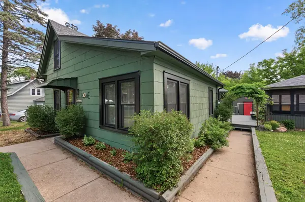 517 Sidney ST E, Saint Paul, MN 55107