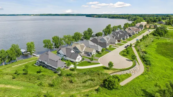 161 Lakeshore CIR, Waconia, MN 55387