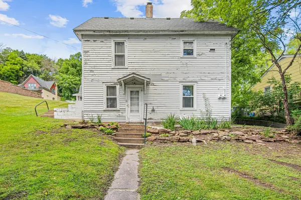 213 4TH ST W, Carver, MN 55315