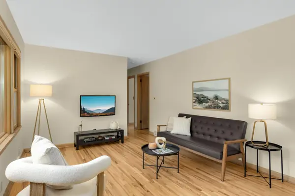 539 Frontenac PL, Saint Paul, MN 55104