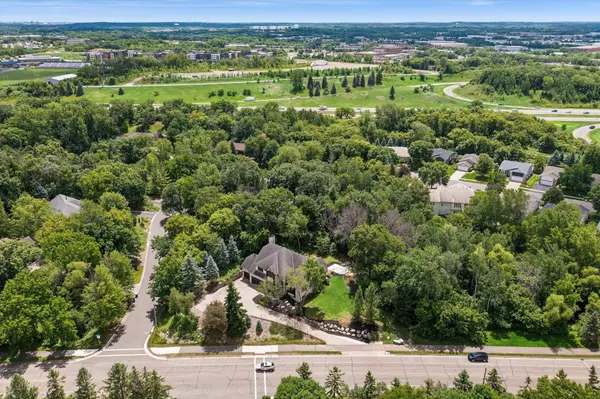 740 Mendota Heights RD, Mendota Heights, MN 55120