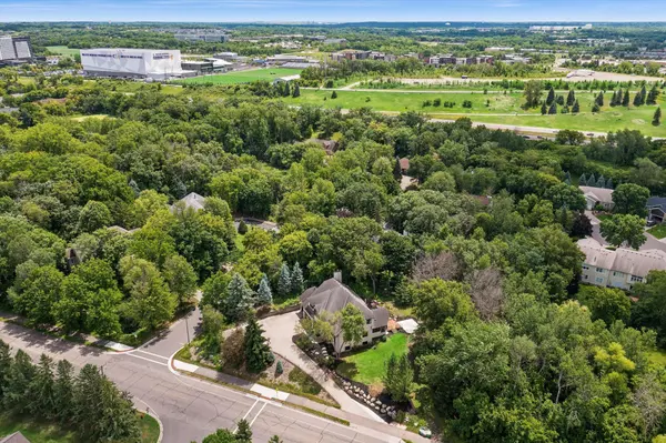 740 Mendota Heights RD, Mendota Heights, MN 55120