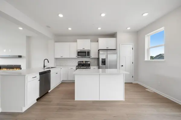 10356 Birchwood CIR, Victoria, MN 55318