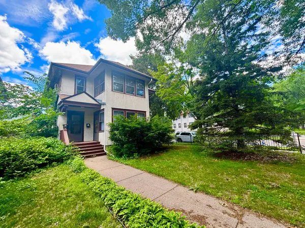 157 Lexington Pkwy S, Saint Paul, MN 55105