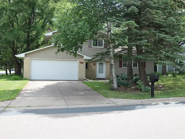 1081 Cedarwood DR, Woodbury, MN 55125