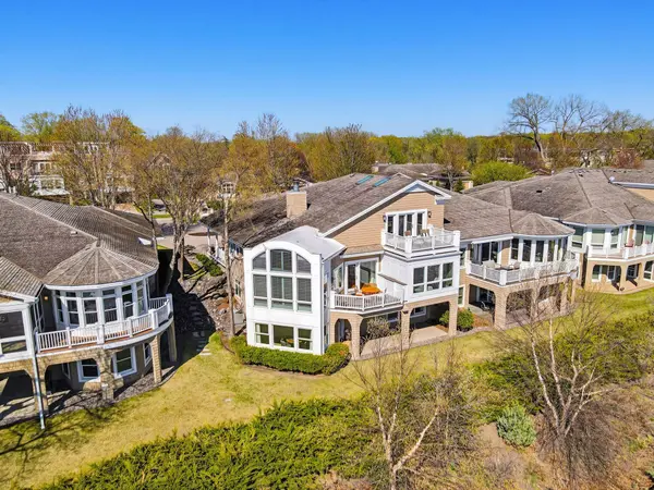 726 Widsten CIR, Wayzata, MN 55391