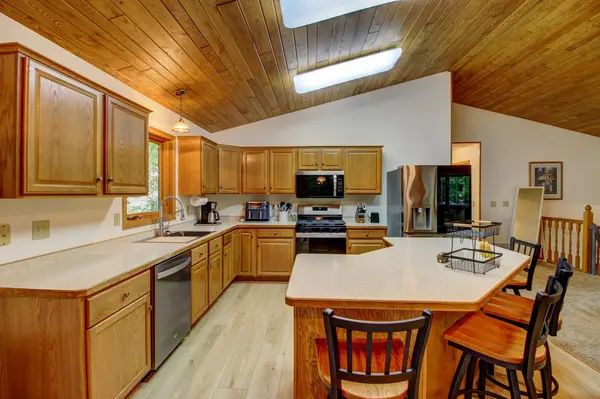 6155 Bittersweet LN, Nisswa, MN 56468