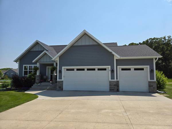 1837 Spruce Grove TRL, Detroit Lakes, MN 56501