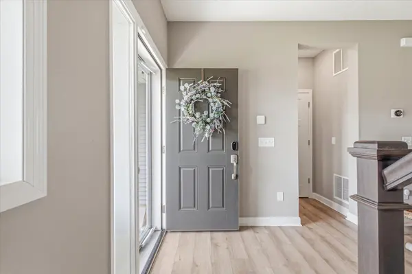 2113 Itasca CIR, Lino Lakes, MN 55038