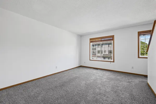 15537 Foghorn LN #45, Apple Valley, MN 55124