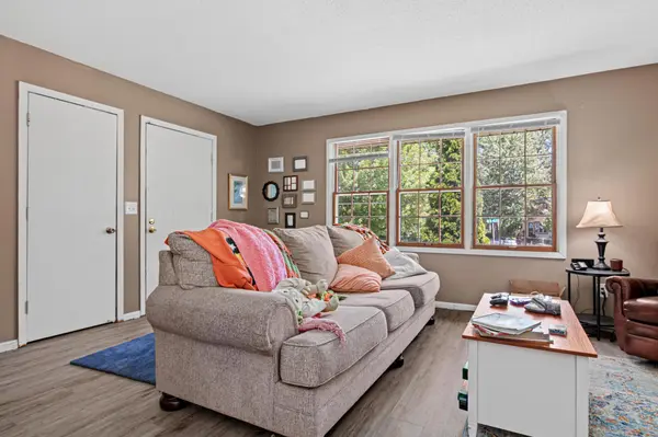 921 Weeks AVE SE, Minneapolis, MN 55414