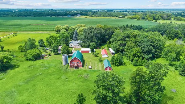 38775 Llama ST NW, Dalbo, MN 55017