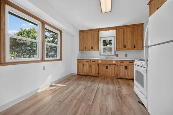 1220 Frisbie AVE, Maplewood, MN 55109