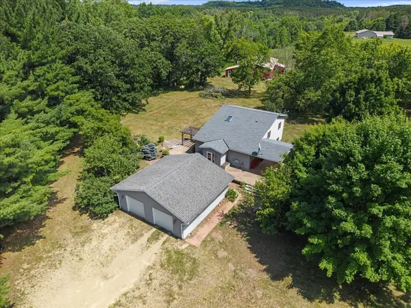 1041 River DR, River Falls, WI 54022