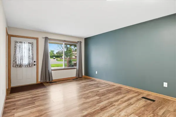 193 96th LN NE, Blaine, MN 55434