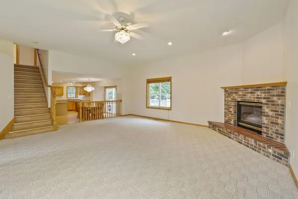 2337 Manuela DR, Chaska, MN 55318