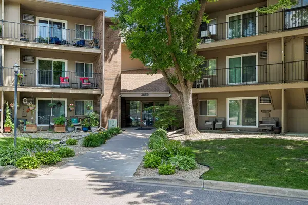 3850 Plymouth BLVD #205, Plymouth, MN 55446