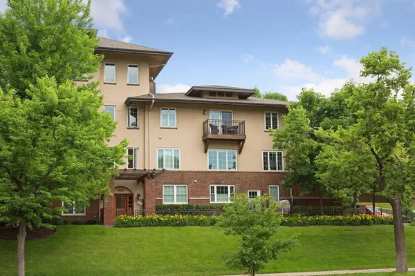 1926 Pleasant AVE #101, Minneapolis, MN 55403