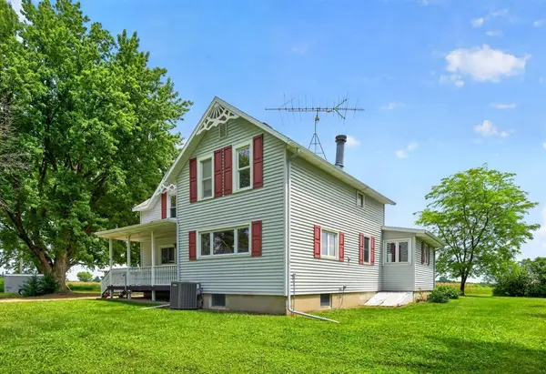 73584 260th AVE, Hayfield, MN 55940