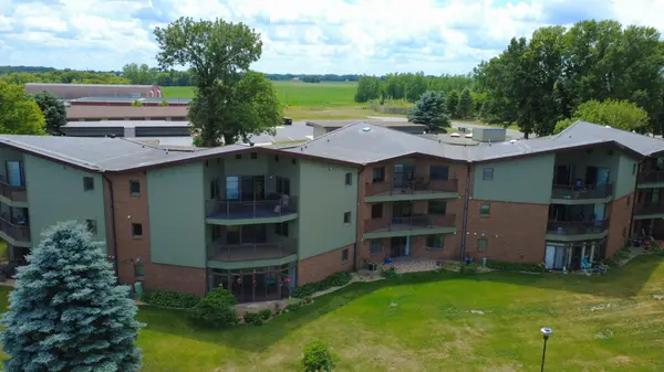 808 Lake Chapeau DR #202, Albert Lea, MN 56007
