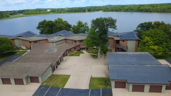 808 Lake Chapeau DR #202, Albert Lea, MN 56007