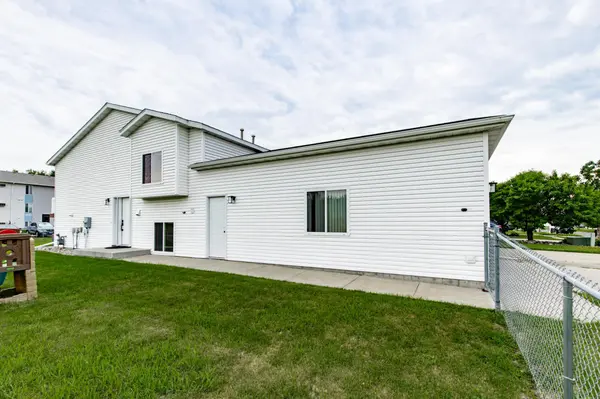 905 11th ST W, West Fargo, ND 58078