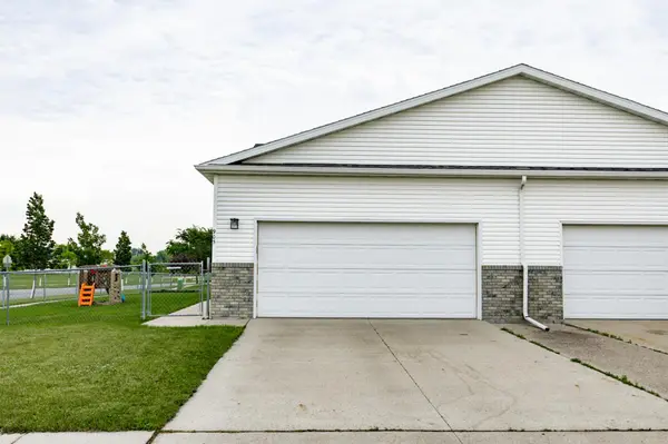 905 11th ST W, West Fargo, ND 58078
