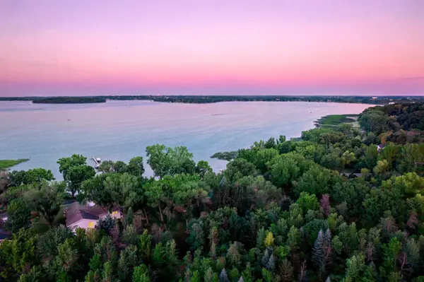 11040 N Shore RD, Waconia, MN 55387