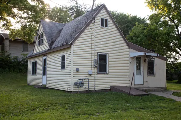 110 2nd ST SW, Glenville, MN 56036