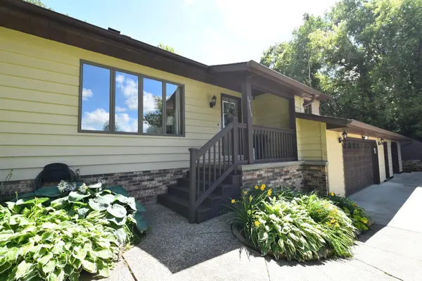 17910 Wedgewood DR, Zumbrota, MN 55992