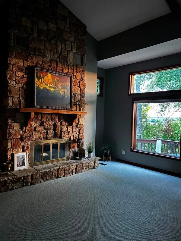 8955 Hilltop DR, Saint Bonifacius, MN 55375