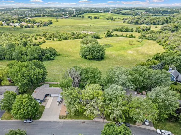 8955 Hilltop DR, Saint Bonifacius, MN 55375