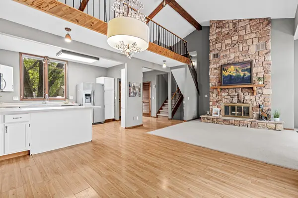 8955 Hilltop DR, Saint Bonifacius, MN 55375