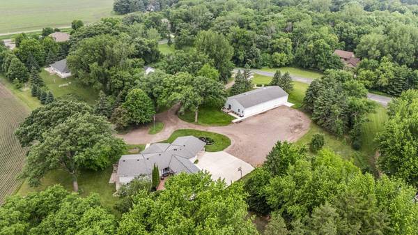16807 206th CIR, Hutchinson, MN 55350