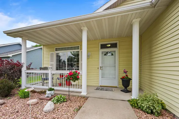 1227 Willow Pond DR, Waite Park, MN 56387