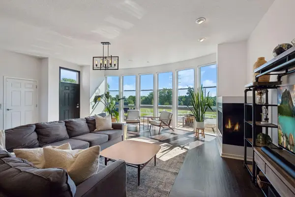 2313 River Pointe CIR, Minneapolis, MN 55411