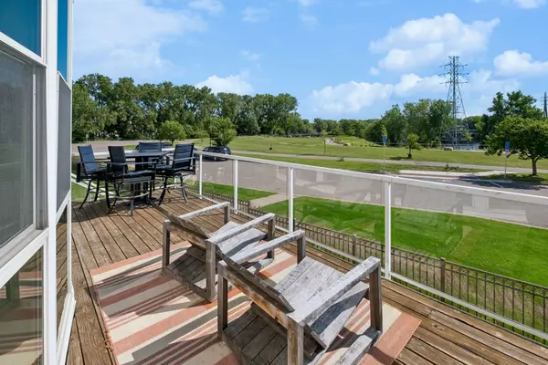 2313 River Pointe CIR, Minneapolis, MN 55411