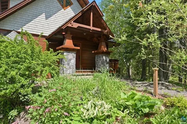 139 Howard Gnesen RD, Duluth, MN 55811