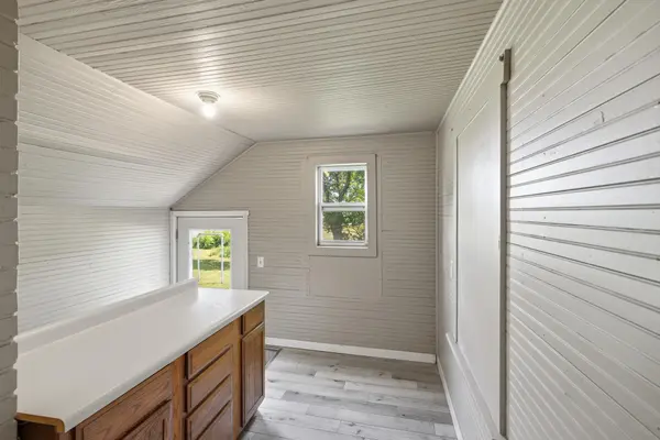 104 N Secor ST, Bricelyn, MN 56014