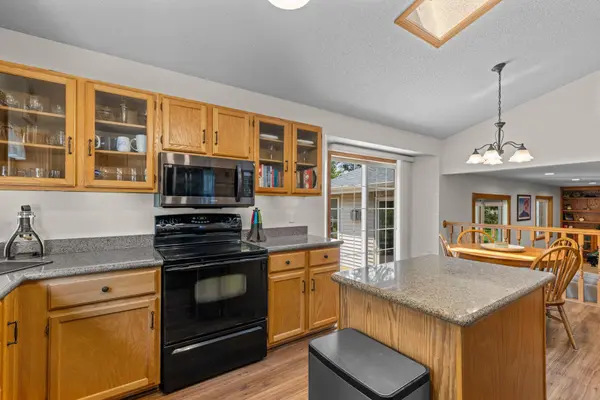 4629 Weston Hills DR, Eagan, MN 55123