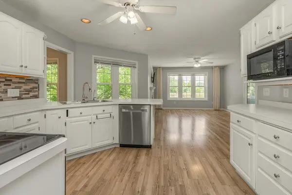 5501 Golfview AVE N, Oakdale, MN 55128