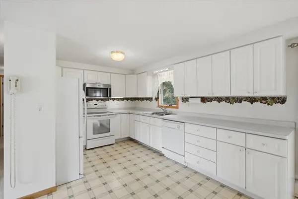 75 90th AVE #D, Clayton, WI 54004
