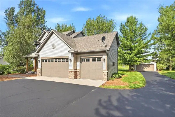 964 Fraser LN, Hudson, WI 54016