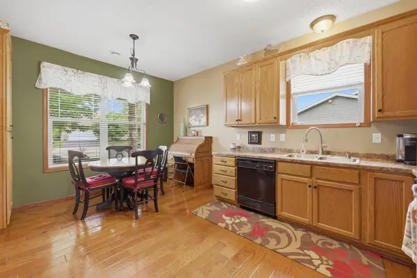 5326 Sand Bunker ST, Saint Cloud, MN 56304