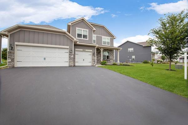 8622 Platinum CV, Woodbury, MN 55129