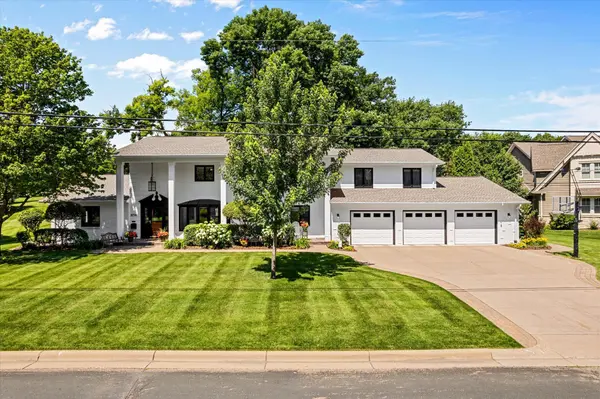 6716 W Shore DR, Edina, MN 55435