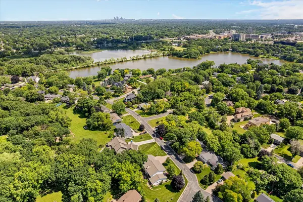6716 W Shore DR, Edina, MN 55435