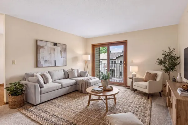 1799 1/2 County Road E E #30, White Bear Lake, MN 55110