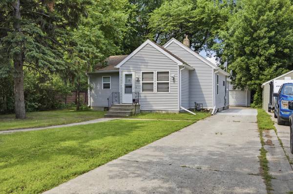 1614 5th ST N, Fargo, ND 58102