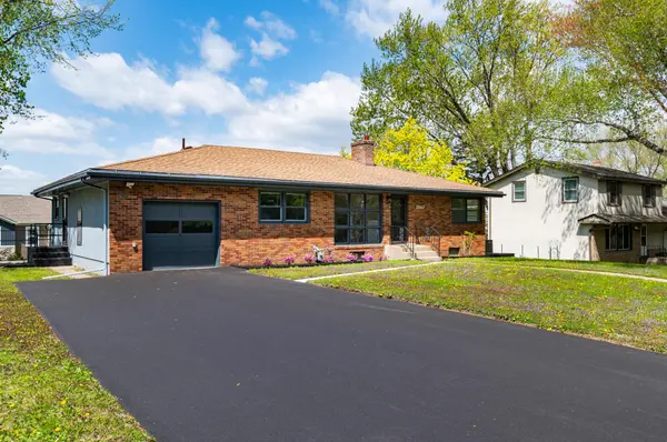 2843 Churchill ST, Roseville, MN 55113